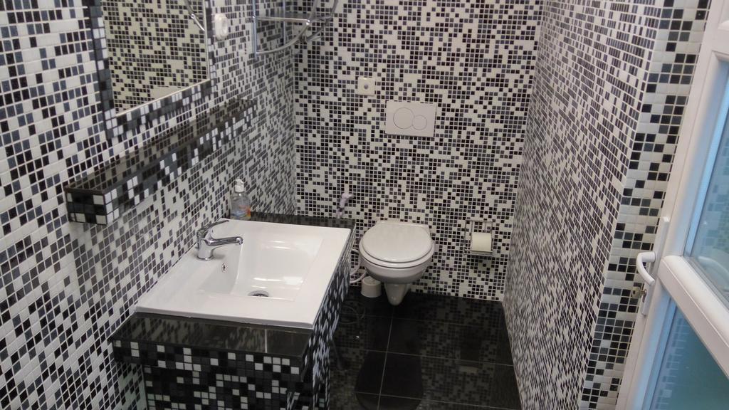 Szlavi Apartman Baja Exterior foto