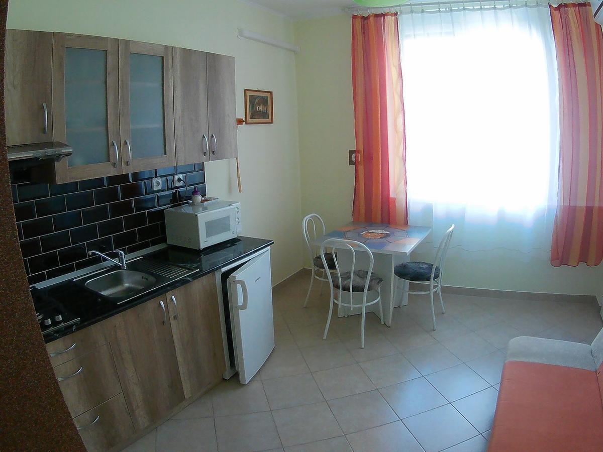 Szlavi Apartman Baja Exterior foto