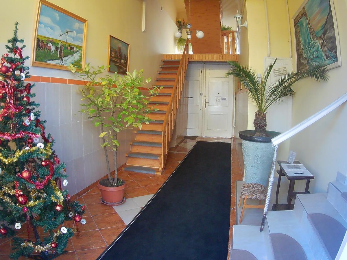 Szlavi Apartman Baja Exterior foto